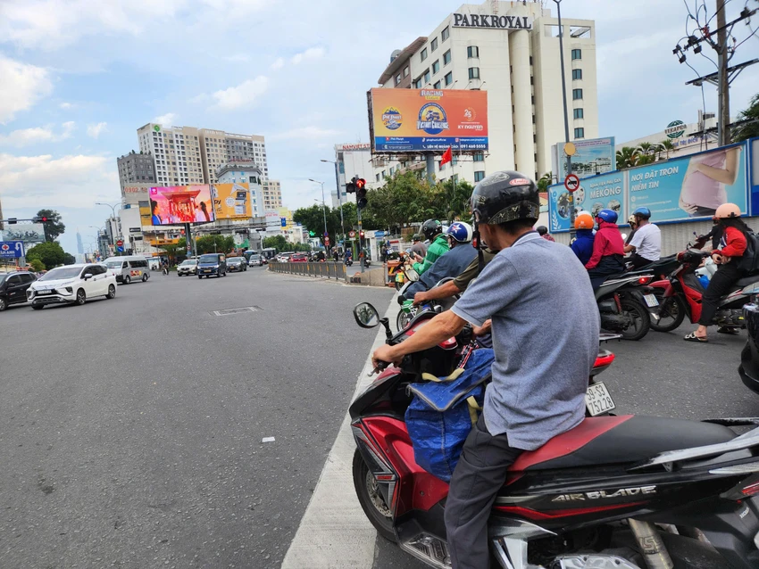 CSGT TP.HCM tước và trừ điểm hơn 11.000 giấy phép lái xe trong 48 ngày