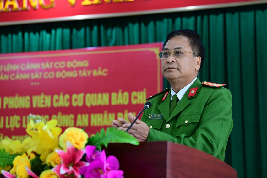 La-chan-thep-nơi-vùng-troi-Tay-Bac-1.jpg