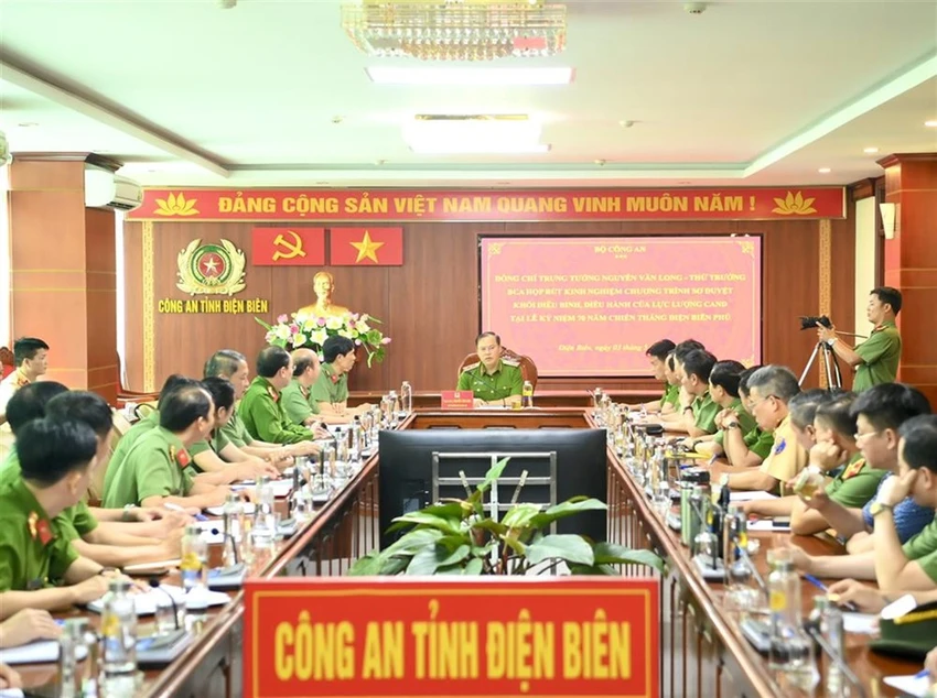 Cong-an-Dien-Bien-cang-minh-bao-dam-antt-dip-le-70-nam-chien-thang-dien-bien-phu-11.jpg