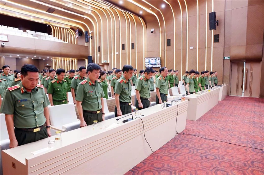 Bo-cong-an-phat-dong-ung-ho-nhan-dan-bao-lu-2.jpg