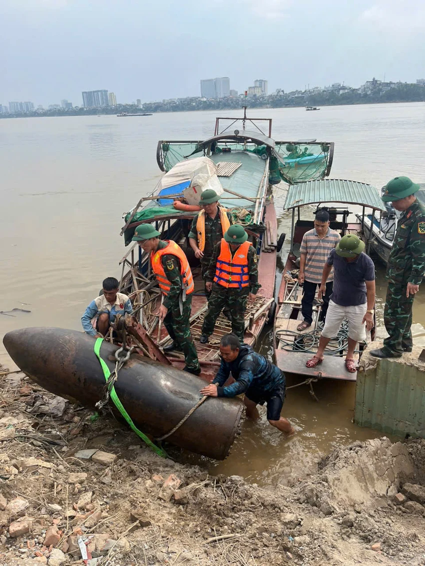 Hủy nổ quả bom M118-3000