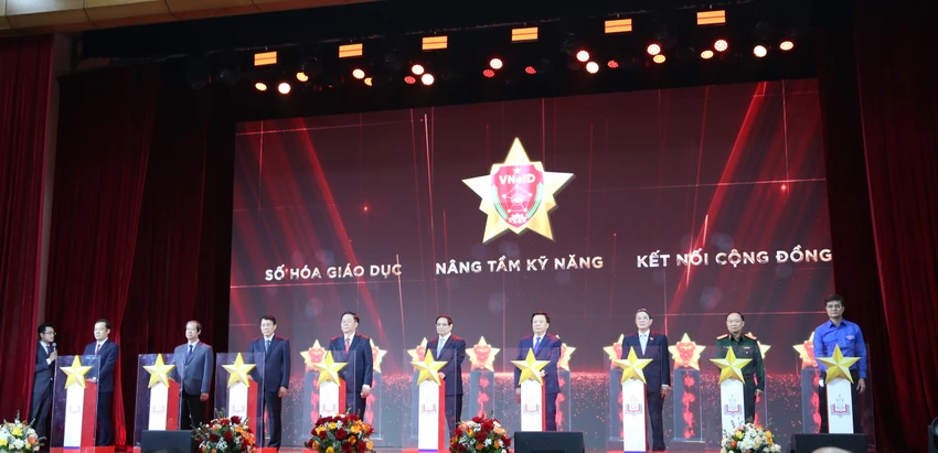 Thu-tuong-chinh-phu-phat-dong-phong-trao-binh-dan-hoc-vu-so-5.JPG