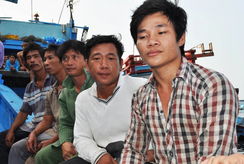 Nghi tàu nước ngoài cố tình tông chìm tàu cá Việt Nam ở Hoàng Sa ảnh 2 Nghi tàu nước ngoài cố tình tông chìm tàu cá Việt Nam ở Hoàng Sa ảnh 2