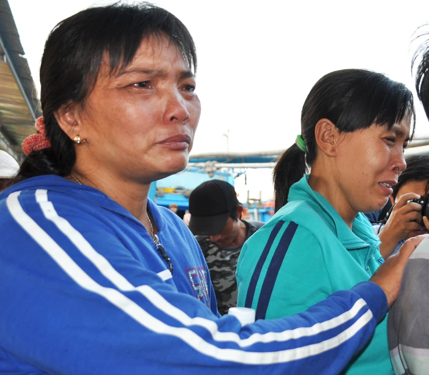 Nghi tàu nước ngoài cố tình tông chìm tàu cá Việt Nam ở Hoàng Sa ảnh 5 Nghi tàu nước ngoài cố tình tông chìm tàu cá Việt Nam ở Hoàng Sa ảnh 5