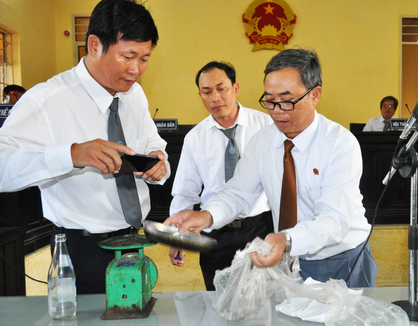 Đề nghị tăng án đối với công an viên đánh chết học sinh ảnh 5 Đề nghị tăng án đối với công an viên đánh chết học sinh ảnh 5
