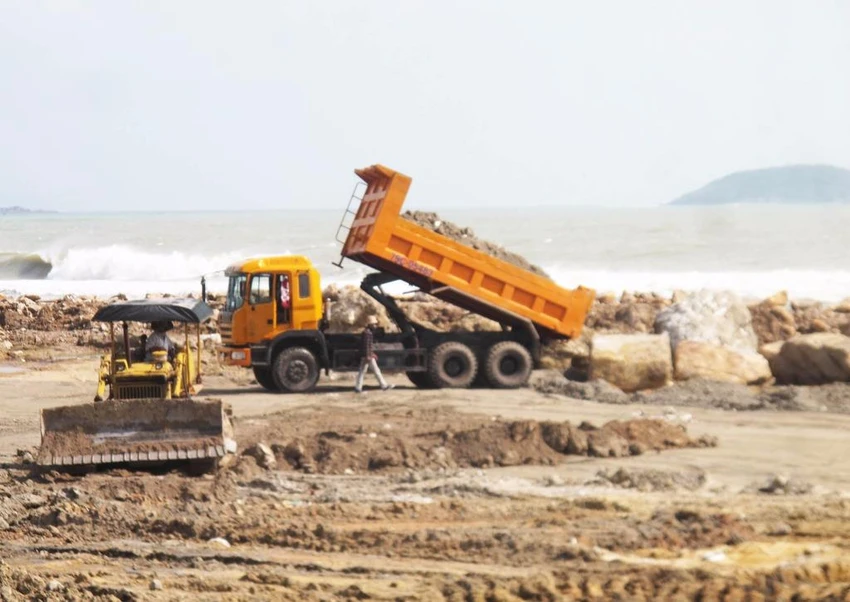 Ngừng hoạt động toàn bộ dự án lấp lấn vịnh Nha Trang ảnh 1
