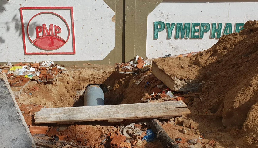 Dân yêu cầu Pymepharco tháo ngay đường ống đấu nối ảnh 2 Dân yêu cầu Pymepharco tháo ngay đường ống đấu nối ảnh 2