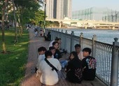 Cách ly toàn xã hội nhưng vẫn ra đường tụ tập không cần thiết