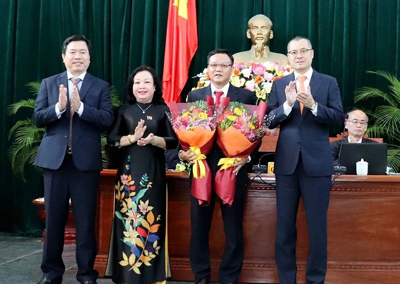 Ông Trần Hữu Thế tái đắc cử Chủ tịch UBND tỉnh Phú Yên ảnh 6 Ông Trần Hữu Thế tái đắc cử Chủ tịch UBND tỉnh Phú Yên ảnh 6