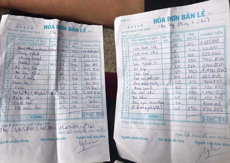 Hai hóa đơn tính tiền tại HTX Nông dược An Toàn. Ảnh do người dân cung cấp Hai hóa đơn tính tiền tại HTX Nông dược An Toàn. Ảnh do người dân cung cấp