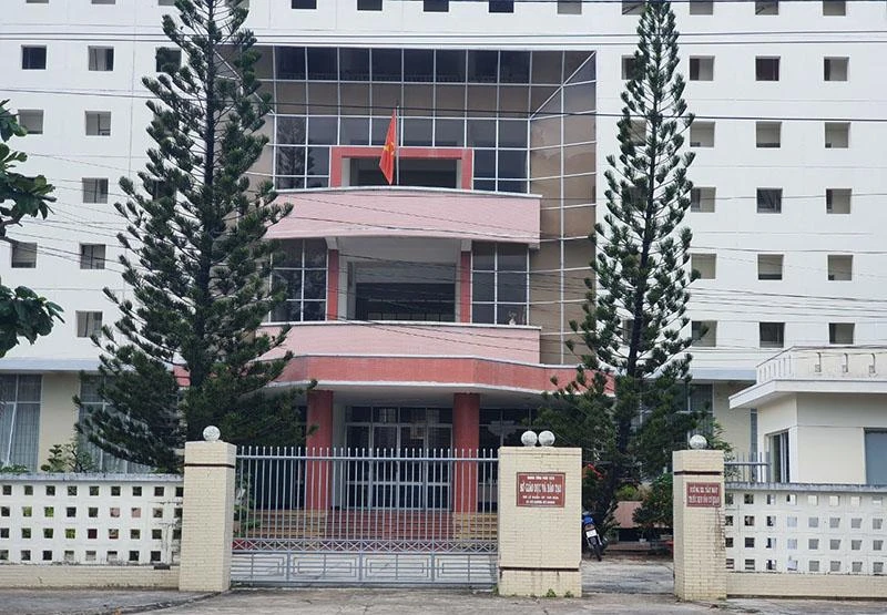 Trụ sở Sở GD&ĐT Phú Yên, nơi xảy ra nhiều sai phạm trong đấu thầu mua sắm thiết bị dạy học. Ảnh: TL Trụ sở Sở GD&ĐT Phú Yên, nơi xảy ra nhiều sai phạm trong đấu thầu mua sắm thiết bị dạy học. Ảnh: TL