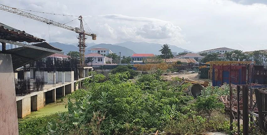 Khu đất thực hiện dự án Nha Trang Golden Gate. Ảnh: TẤN LỘC Khu đất thực hiện dự án Nha Trang Golden Gate. Ảnh: TẤN LỘC