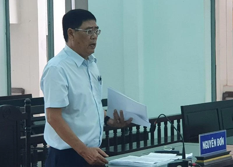 Ông Nguyễn Văn Độ, cựu Phó chánh Thanh tra tỉnh Khánh Hòa trình bày tại phiên tòa. Ảnh: TẤN LỘC Ông Nguyễn Văn Độ, cựu Phó chánh Thanh tra tỉnh Khánh Hòa trình bày tại phiên tòa. Ảnh: TẤN LỘC