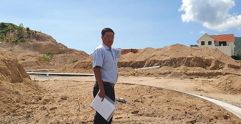 Ông Nguyễn Văn Độ khiếu nại việc UBND TP Nha Trang thu hồi đất của ông theo diện vắng chủ. Ảnh: TẤN LỘC