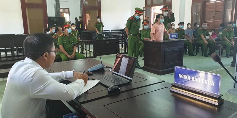 Bị cáo nói không ân hận việc mình làm. Ảnh: TL Bị cáo nói không ân hận việc mình làm. Ảnh: TL