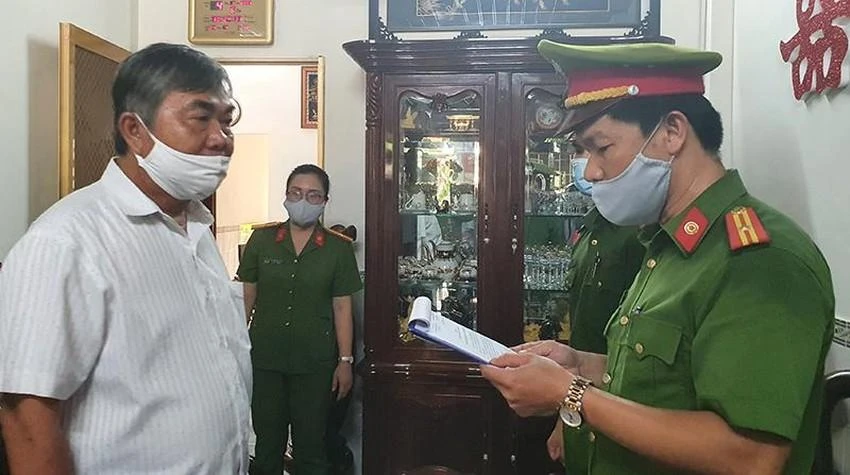Ông Nguyễn Chí Hiến khi bị bắt tạm giam. Ảnh: TẤN LỘC Ông Nguyễn Chí Hiến khi bị bắt tạm giam. Ảnh: TẤN LỘC