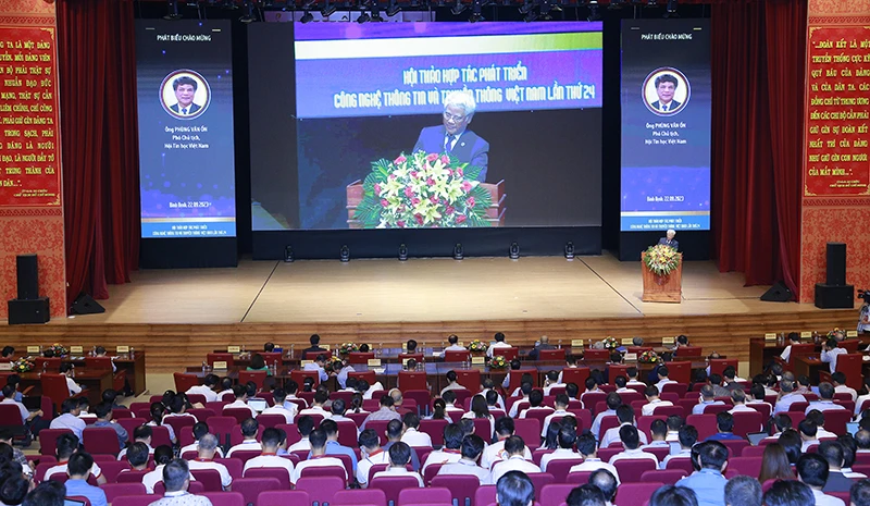 hoi-thao-cntt 1.JPG