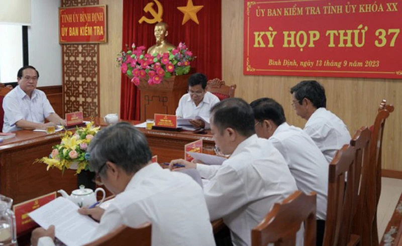 cong-ty-tien-bo.jpg