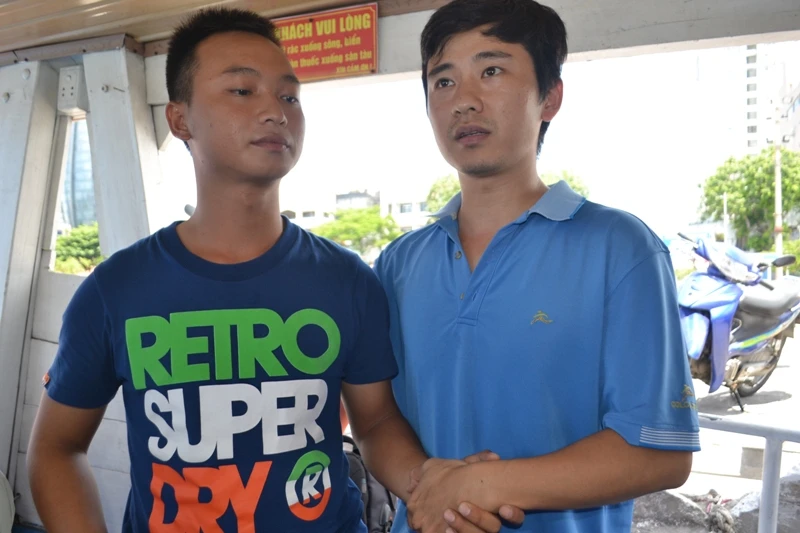 Đà Nẵng vinh danh những 'người hùng' xả thân cứu khách bị chìm tàu ảnh 2 Đà Nẵng vinh danh những 'người hùng' xả thân cứu khách bị chìm tàu ảnh 2