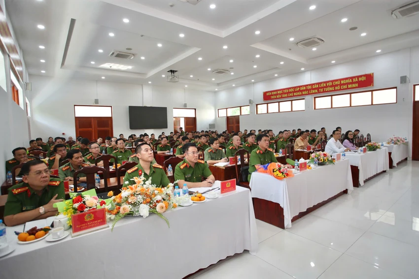 Công an TP.HCM thu giữ gần 10 tấn Xyanua sau gần 2 tháng tổng kiểm tra