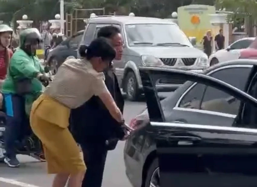 Vụ rút kiếm đòi chém nữ công nhân: Có dấu hiệu của tội gây rối trật tự công cộng?