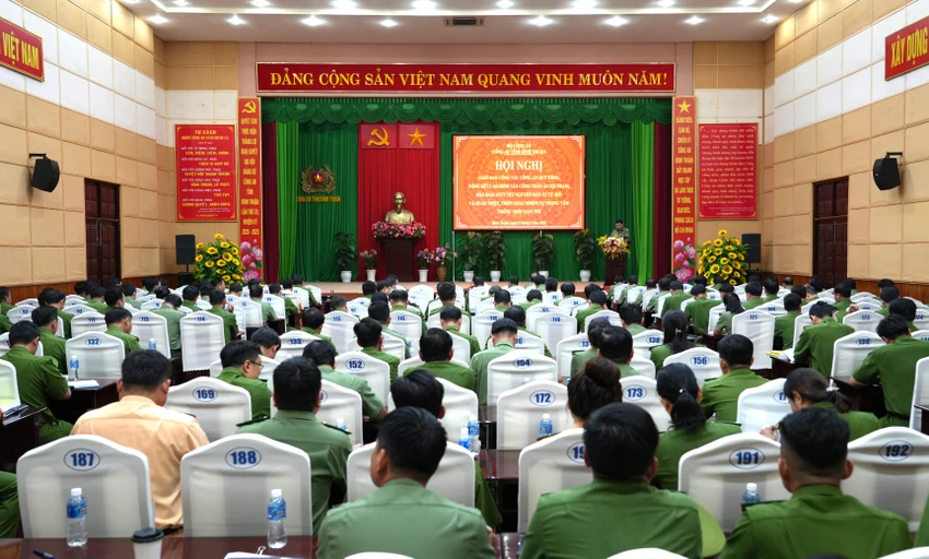 Quang cảnh hội nghị.