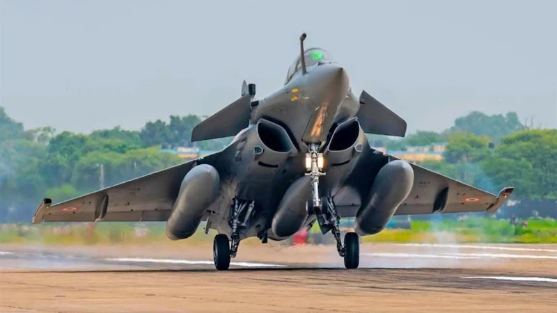 Pakistan tuyên bố đã bắn hạ 5 tiêm kích của Ấn Độ