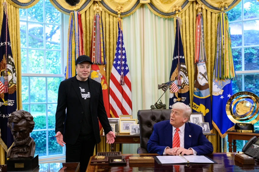 Tỉ phú Musk diu giọng với ông Trump, liệu sẽ 'gương vỡ lại lành'?