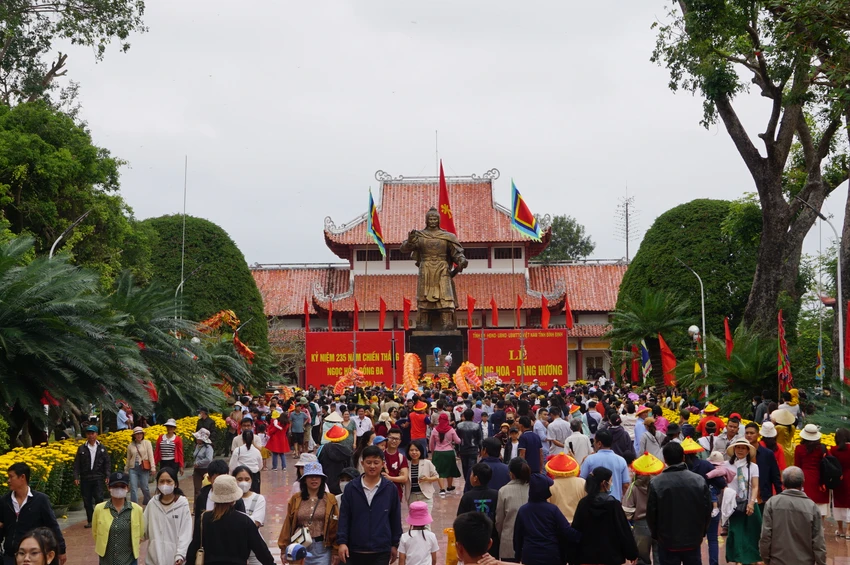 du lịch.JPG