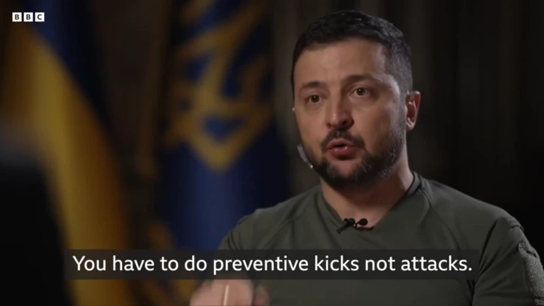 Tổng thống Ukraine Vladimir Zelensky trả lời phỏng vấn với kênh BBC ngày 7-10. Ảnh: BBC Tổng thống Ukraine Vladimir Zelensky trả lời phỏng vấn với kênh BBC ngày 7-10. Ảnh: BBC