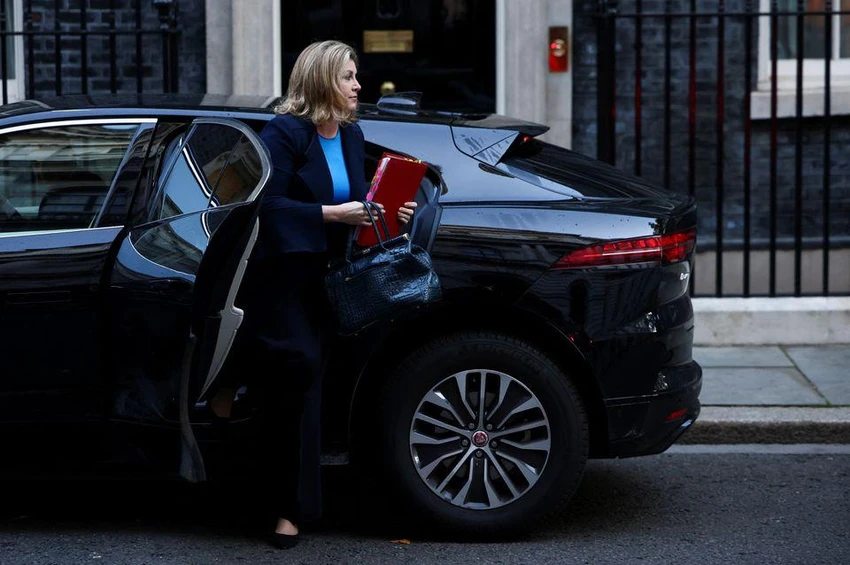 Cựu Bộ trưởng Quốc phòng Anh - bà Penny Mordaunt bên ngoài dinh Thủ tướng Anh, ở thủ đô London 18-10. Ảnh: REUTERS Cựu Bộ trưởng Quốc phòng Anh - bà Penny Mordaunt bên ngoài dinh Thủ tướng Anh, ở thủ đô London 18-10. Ảnh: REUTERS
