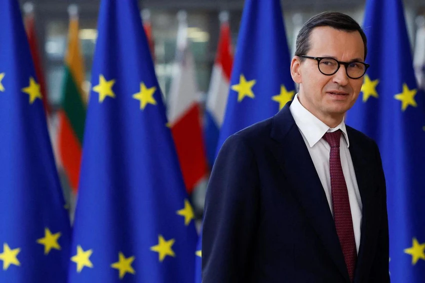Thủ tướng Ba Lan - ông Mateusz Morawiecki tham dự hội nghị thượng đỉnh của các nhà lãnh đạo Liên minh châu Âu tại Brussels, Bỉ ngày 20-10. Ảnh: REUTERS Thủ tướng Ba Lan - ông Mateusz Morawiecki tham dự hội nghị thượng đỉnh của các nhà lãnh đạo Liên minh châu Âu tại Brussels, Bỉ ngày 20-10. Ảnh: REUTERS