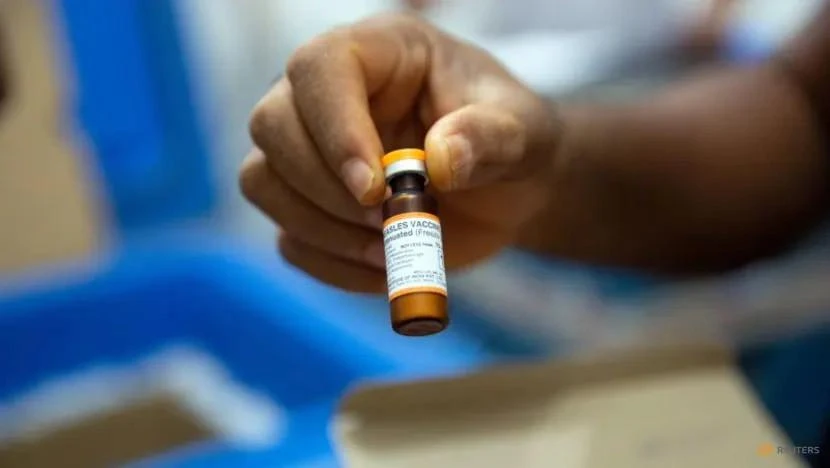 Một lọ vaccine sởi. Ảnh: REUTERS