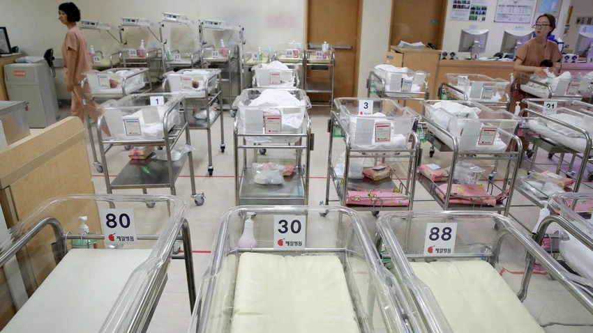 Khu chăm sóc trẻ sơ sinh tại một bệnh viện ở thủ đô Seoul, Hàn Quốc. Ảnh: YONHAP