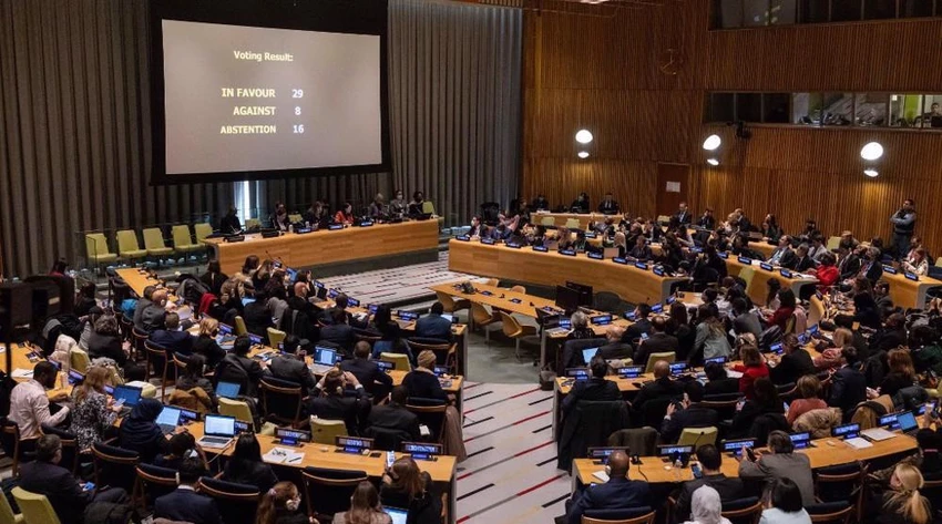 Hội đồng Kinh tế và Xã hội Liên Hợp Quốc (ECOSOC) thông qua dự thảo nghị quyết do Mỹ soạn thảo loại bỏ Iran khỏi Ủy ban Địa vị Phụ nữ (CSW) tại trụ sở LHQ ở New York (Mỹ) ngày 14-12. Ảnh: REUTERS Hội đồng Kinh tế và Xã hội Liên Hợp Quốc (ECOSOC) thông qua dự thảo nghị quyết do Mỹ soạn thảo loại bỏ Iran khỏi Ủy ban Địa vị Phụ nữ (CSW) tại trụ sở LHQ ở New York (Mỹ) ngày 14-12. Ảnh: REUTERS
