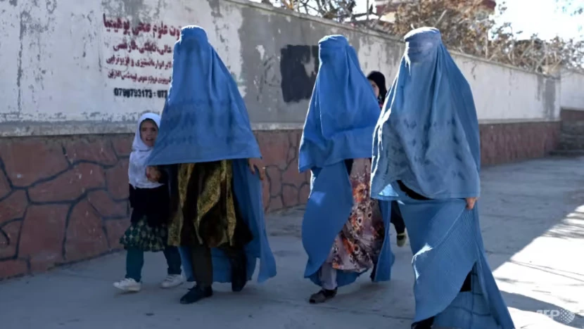 Phụ nữ Afghanistan phải chịu nhiều biện pháp hạn chế kể từ khi Taliban kiểm soát chính quyền. Ảnh: AFP Phụ nữ Afghanistan phải chịu nhiều biện pháp hạn chế kể từ khi Taliban kiểm soát chính quyền. Ảnh: AFP