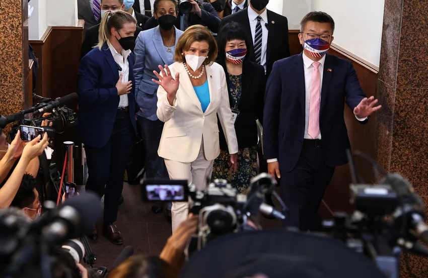 Chủ tịch Hạ viện Mỹ Nancy Pelosi đến Đài Loan. Ảnh: REUTERS