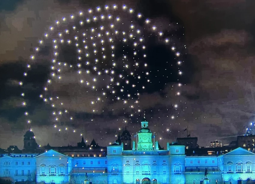 Pháo hoa tưởng nhớ cố Nữ hoàng Elizabeth II tại thủ đô london (Anh) ngày 1-1. Ảnh: TWITTER Pháo hoa tưởng nhớ cố Nữ hoàng Elizabeth II tại thủ đô london (Anh) ngày 1-1. Ảnh: TWITTER