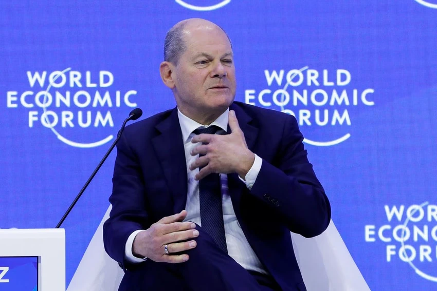 Thủ tướng Đức Olaf Scholz phát biểu tại Hội nghị thường niên Diễn đàn Kinh tế Thế giới (WEF) ở thị trấn Davos (Thụy Sĩ) ngày 18-1. Ảnh: REUTERS Thủ tướng Đức Olaf Scholz phát biểu tại Hội nghị thường niên Diễn đàn Kinh tế Thế giới (WEF) ở thị trấn Davos (Thụy Sĩ) ngày 18-1. Ảnh: REUTERS