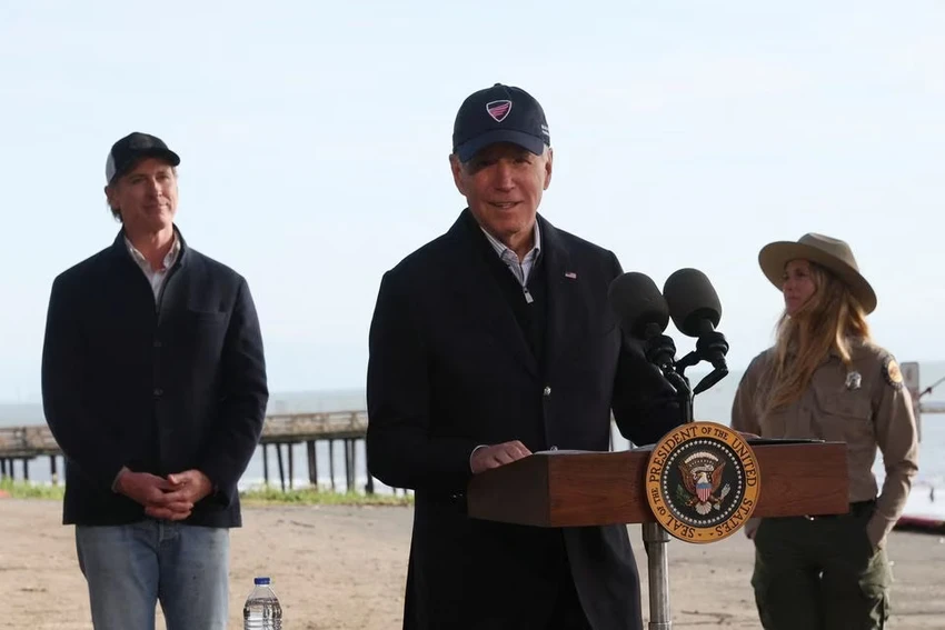 Tổng thống Mỹ Joe Biden phát biểu trong chuyến thị sát ở bang California. Ảnh: REUTERS Tổng thống Mỹ Joe Biden phát biểu trong chuyến thị sát ở bang California. Ảnh: REUTERS