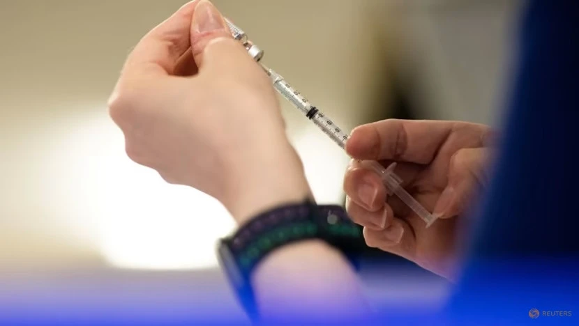 FDA Mỹ đề xuất tiêm vaccine COVID-19 mỗi năm như bệnh cúm. Ảnh: REUTERS FDA Mỹ đề xuất tiêm vaccine COVID-19 mỗi năm như bệnh cúm. Ảnh: REUTERS