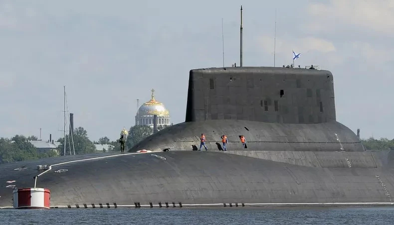 Tàu ngầm hạt nhân Dmitry Donskoy của Nga ở Saint Petersburg vào ngày 26-7- 2017. Ảnh: GETTY IMAGES Tàu ngầm hạt nhân Dmitry Donskoy của Nga ở Saint Petersburg vào ngày 26-7- 2017. Ảnh: GETTY IMAGES