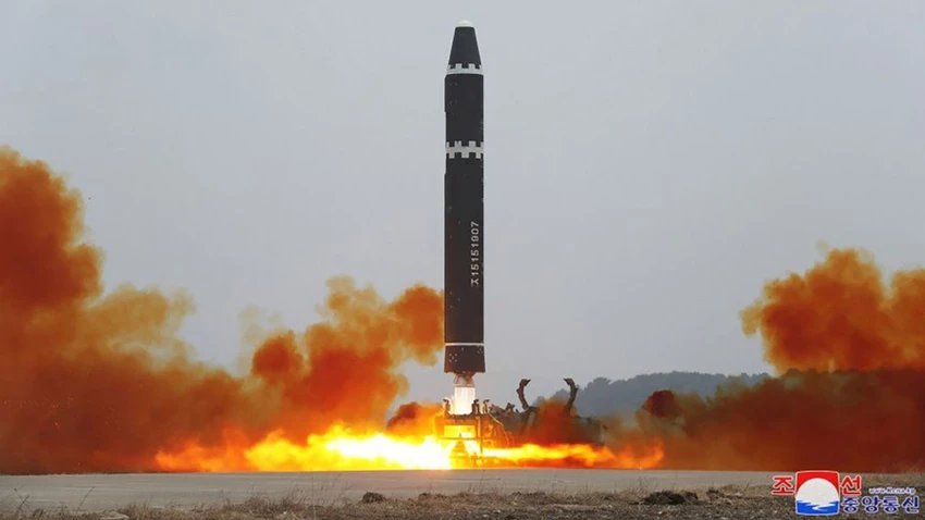Hãng thông tấn Triều Tiên KCNA xác nhận nước này đã phóng thử tên lửa đạn đạo xuyên lục địa vào ngày 18-2. Ảnh: KCNA