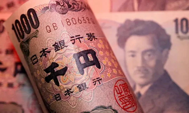 Người dân Tokyo đã nộp cho cảnh sát 3,99 tỉ yen tiền nhặt được trong năm 2022. Ảnh: REUTERS