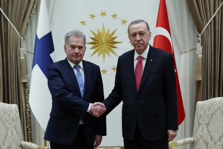 Tổng thống Thổ Nhĩ Kỳ Tayyip Erdogan (phải) và Tổng thống Phần Lan Sauli Niinistö tại thủ đô Ankara (Thổ Nhĩ Kỳ) ngày 17-3. Ảnh: REUTERS Tổng thống Thổ Nhĩ Kỳ Tayyip Erdogan (phải) và Tổng thống Phần Lan Sauli Niinistö tại thủ đô Ankara (Thổ Nhĩ Kỳ) ngày 17-3. Ảnh: REUTERS