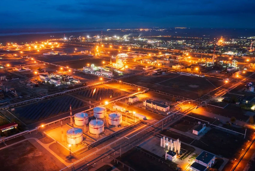 Nhà máy lọc dầu của công ty Lukoil ở Volgograd, Nga. Ảnh: REUTERS