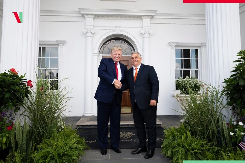Ảnh Thủ tướng Hungary Viktor Orban (trái) và cựu Tổng thống Mỹ Donald Trump do ông Orban đăng trên Twitter. Ảnh: TWITTER Ảnh Thủ tướng Hungary Viktor Orban (trái) và cựu Tổng thống Mỹ Donald Trump do ông Orban đăng trên Twitter. Ảnh: TWITTER