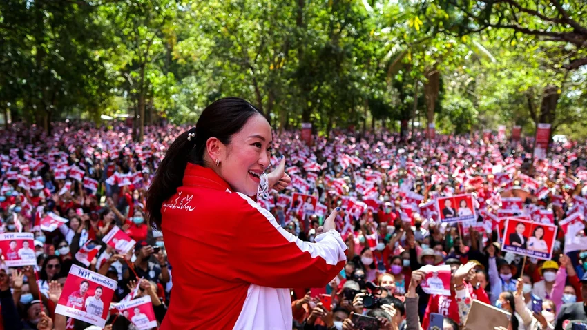 Bà Paetongtarn Shinawatra trong một buổi vận động tranh cử hồi tháng 2. Ảnh: REUTERS Bà Paetongtarn Shinawatra trong một buổi vận động tranh cử hồi tháng 2. Ảnh: REUTERS