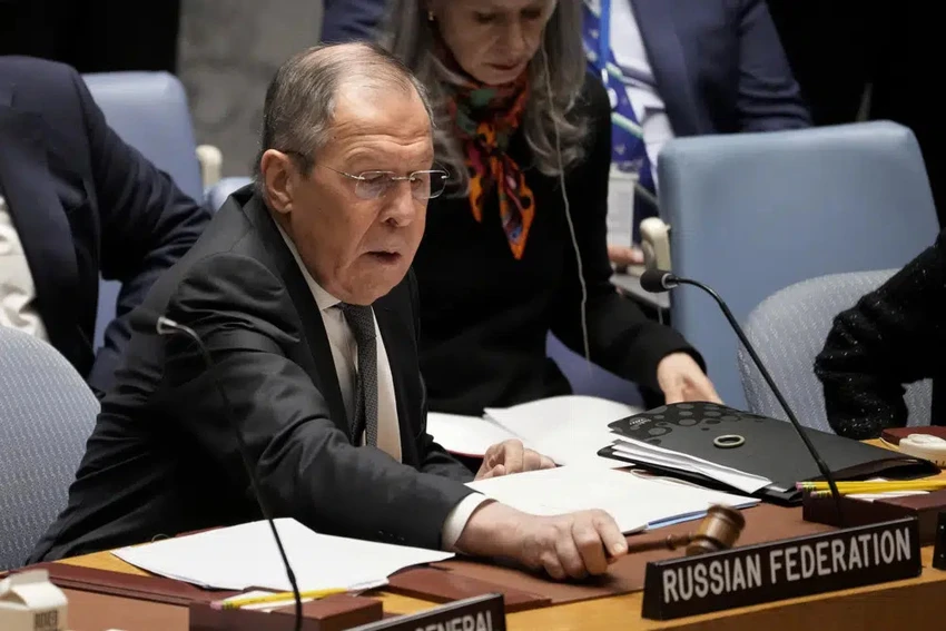 Ngoại trưởng Nga Sergei Lavrov phát biểu tại cuộc họp của HĐBA LHQ ngày 24-4 tại trụ sở LHQ ở Mỹ. Ảnh: AP