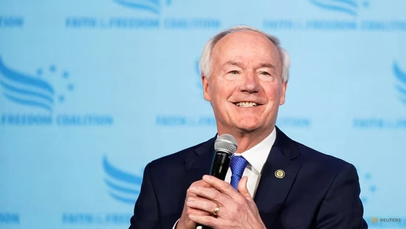 Cựu Thống đốc bang Arkansas (Mỹ) - ông Asa Hutchinson phát biểu tại một buổi lễ ở TP West Des Moines, bang Iowa (Mỹ) ngày 22-4. Ảnh: REUTERS Cựu Thống đốc bang Arkansas (Mỹ) - ông Asa Hutchinson phát biểu tại một buổi lễ ở TP West Des Moines, bang Iowa (Mỹ) ngày 22-4. Ảnh: REUTERS